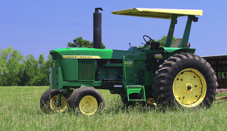 Illustration for article titled The Chip Foose John Deere 4020 Hot Rod Tractor Sucks Grass